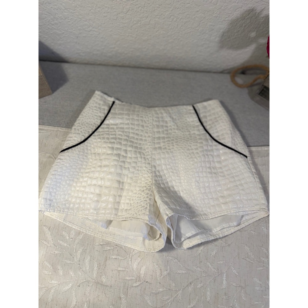 GB White Croc Embossed Textured Shorts High Waist Black Piping Lurex Womens M